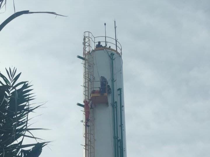 Homem cai em caixa d’água de 12 metros e é salvo em operação arriscada em Cuiabá