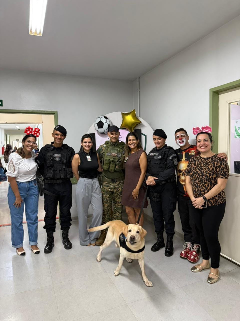 BOPE leva alegria a hospitais com cinoterapia e transforma visitas em momentos de afeto