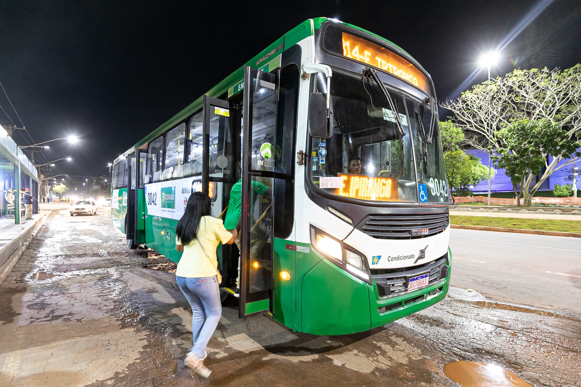 “Se beber, não dirija”: transporte gratuito garante fluxo seguro de foliões