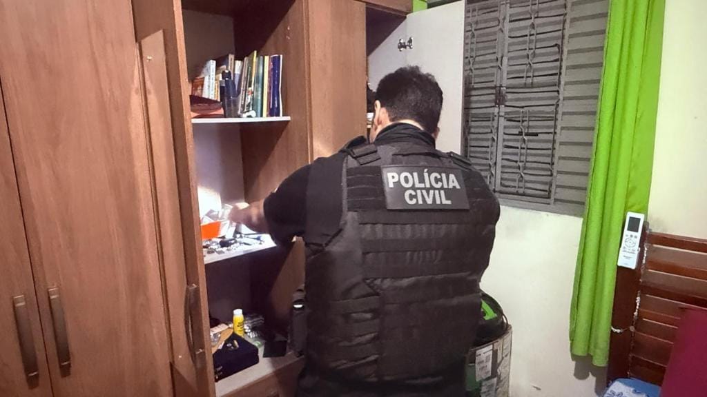 Suspeitos de envolvimento direto a facções criminosas são alvos de operação da PJC