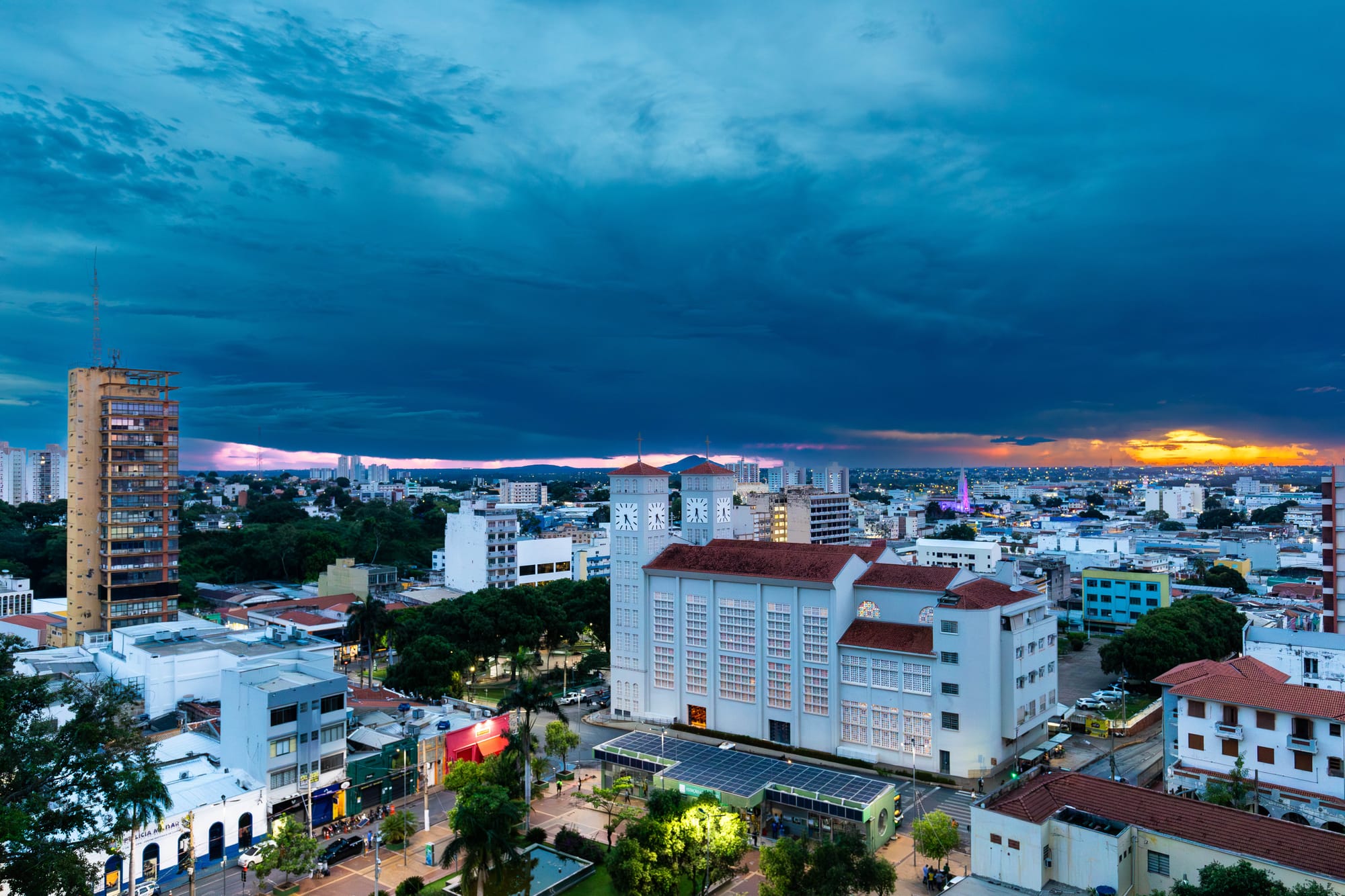 Alerta de chuvas intensas marca fim de semana em Cuiabá e outras cidades do Estado