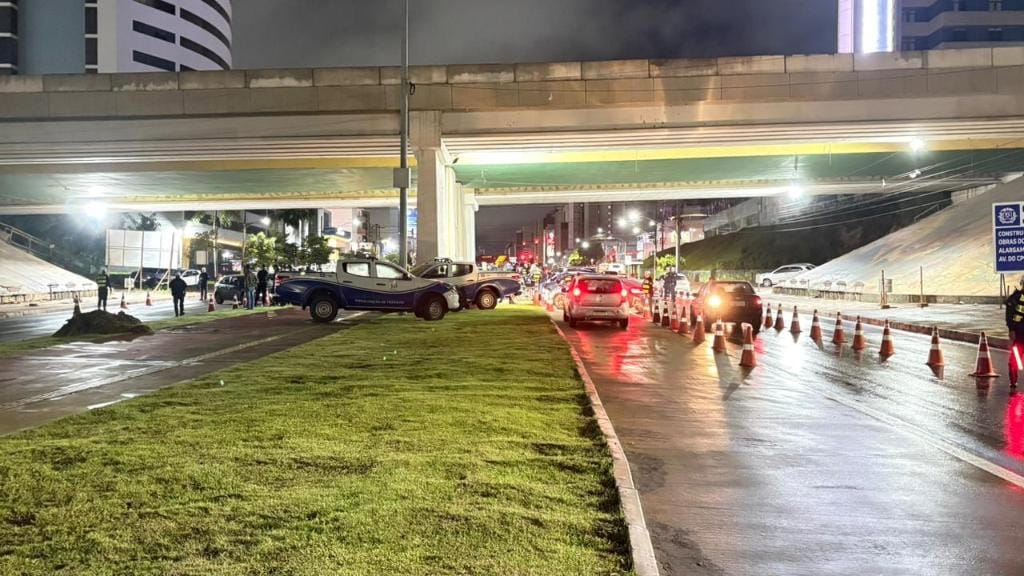 Operação prende 14 condutores por embriaguez e outros crimes na Avenida do CPA, em Cuiabá
