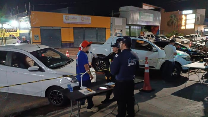 Operação Lei Seca resulta na prisão de 11 condutores na Avenida Carmindo de Campos