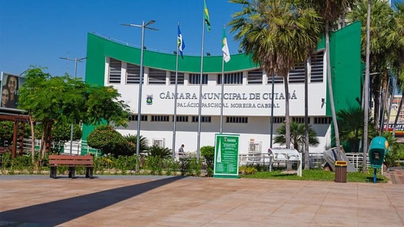 Câmara aprova projeto de lei que obriga cartazes de denúncia em sex shops de Cuiabá