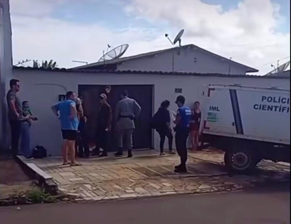 Trancada e em meio a sangue: idosa é localizada morta em casa e neto vira suspeito