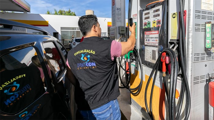 Operação identifica aumento sem justificativa e autua postos de combustíveis em Cuiabá