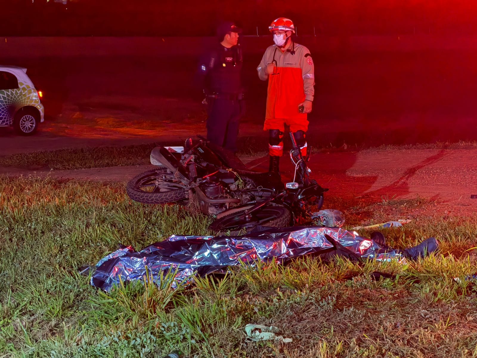 Motociclista perde controle, bate em poste e morre no Distrito Industrial de Cuiabá