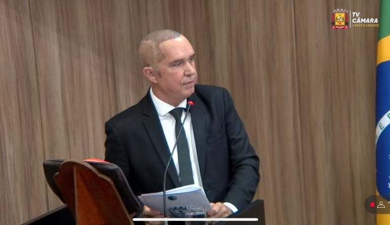 "Propósito inegociável": vice-prefeito de Várzea Grande renuncia após crise na gestão