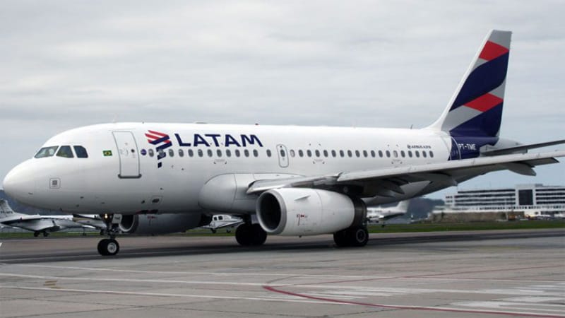 Latam terá que indenizar em R$ 8 mil criança de 1 ano impedida de embarcar após overbooking