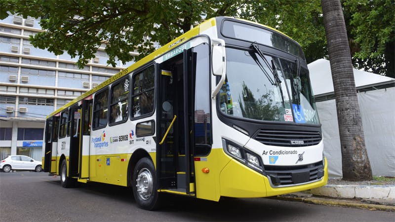 Pantanal Transportes deve indenizar mulher presa em porta de ônibus; indenização é de R$ 10 mil