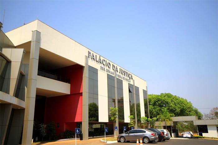 Justiça de MT obriga revendedora a entregar veículo com isenção fiscal a consumidor PCD