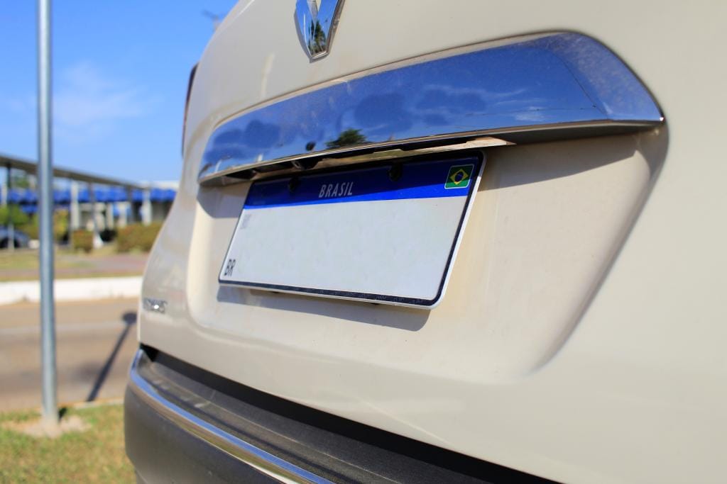 Placa perdida ou quebrada exige vistoria e emissão de novo documento