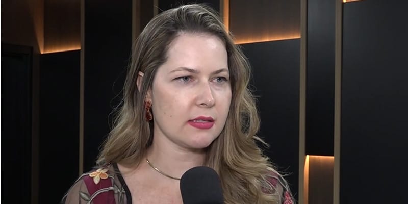 Delegada: "A família é a primeira ponta de apoio para mulheres que sofrem violência doméstica"