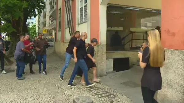 Suspeito de estupro coletivo de adolescente de 17 anos se entrega no Rio