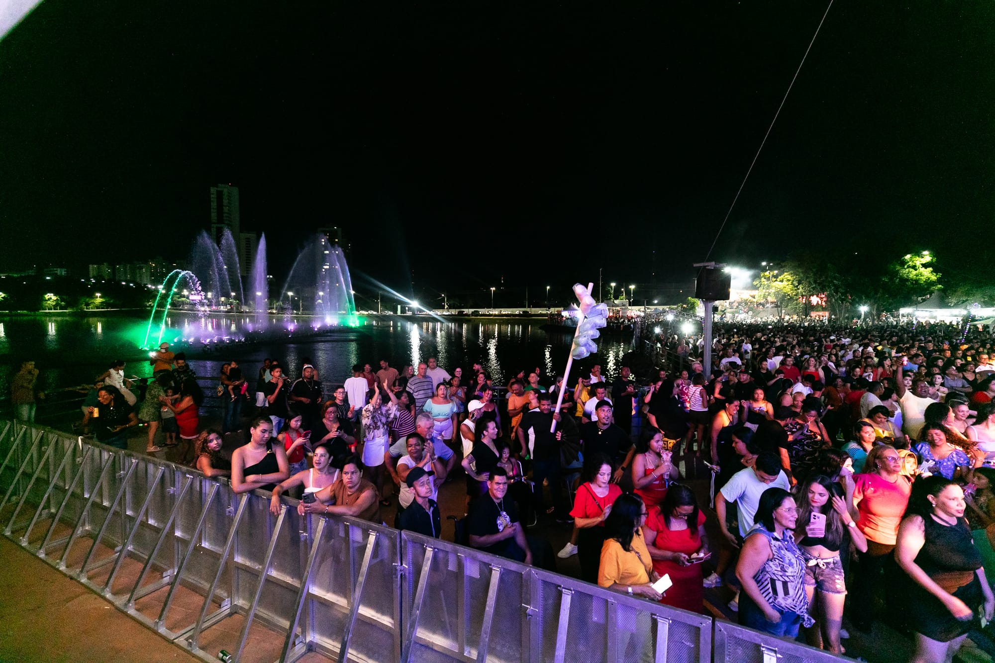 Multidão, cultura e emoção marcam festa histórica dos 307 anos de Cuiabá