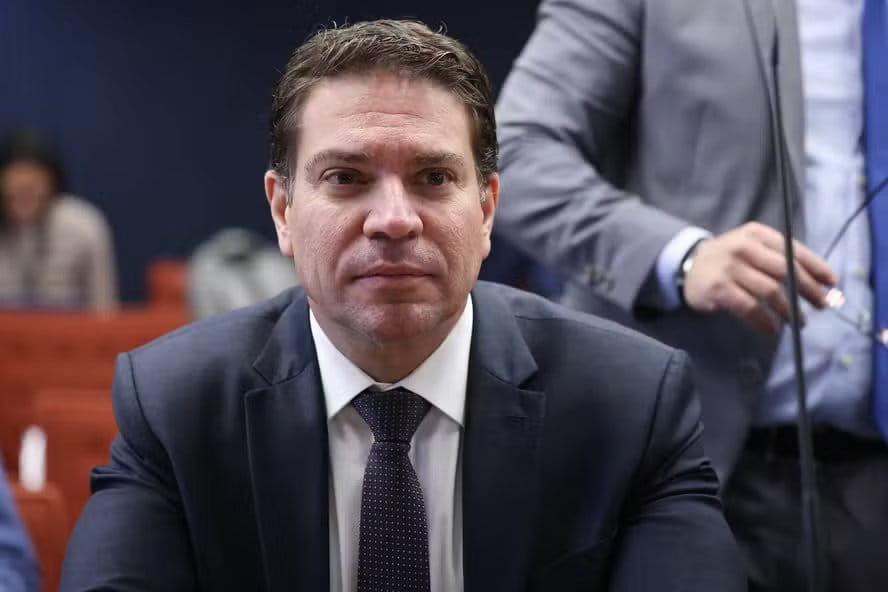 Ex-deputado Alexandre é preso nos EUA por agentes de imigração após fuga do Brasil