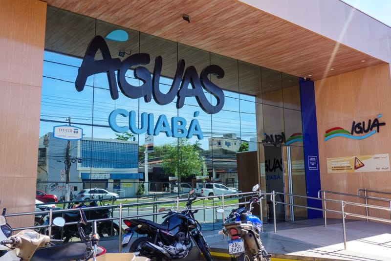 Águas Cuiabá é condenada a pagar R$ 8 mil por danos morais ao negar água a nova moradora