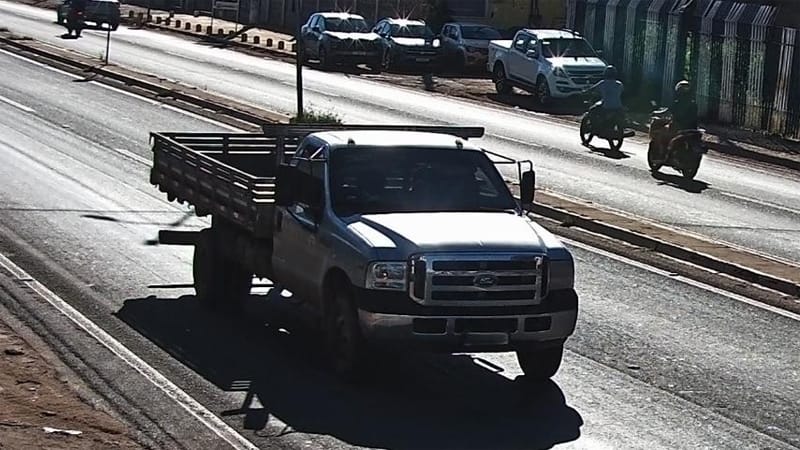 Caminhonete Ford F4000 furtada em Cuiabá é recuperada: "Seria um prejuízo de R$ 200 mil"