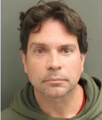 Governo dos EUA divulga imagem de Ramagem após prisão por imigração na Flórida