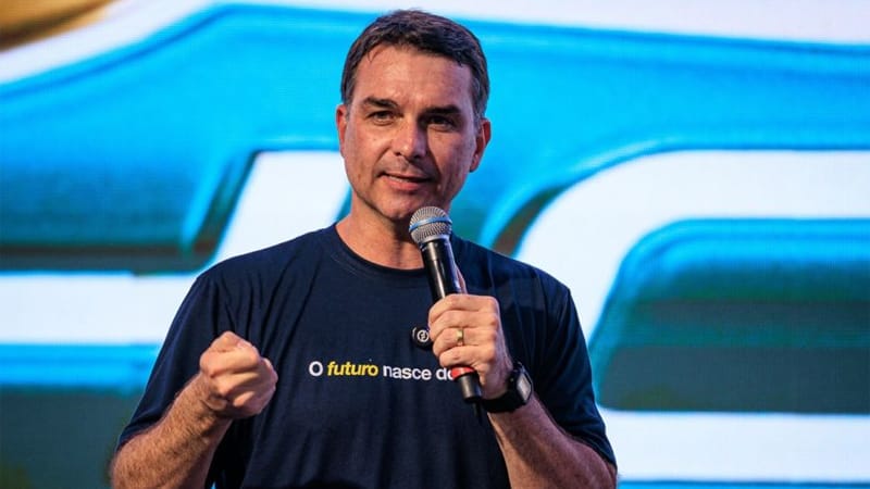 Flávio Bolsonaro diz que rejeição de Jorge Messias é resposta ao presidente Lula