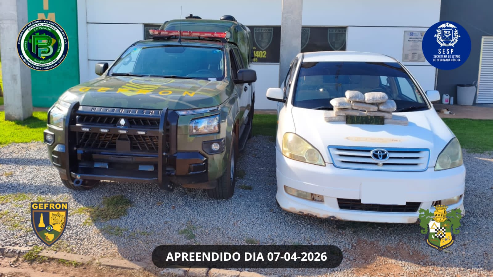 Gefron e PM flagram táxi boliviano com 8,3 kg de "supermaconha"; prejuízo de R$ 50 mil ao tráfico