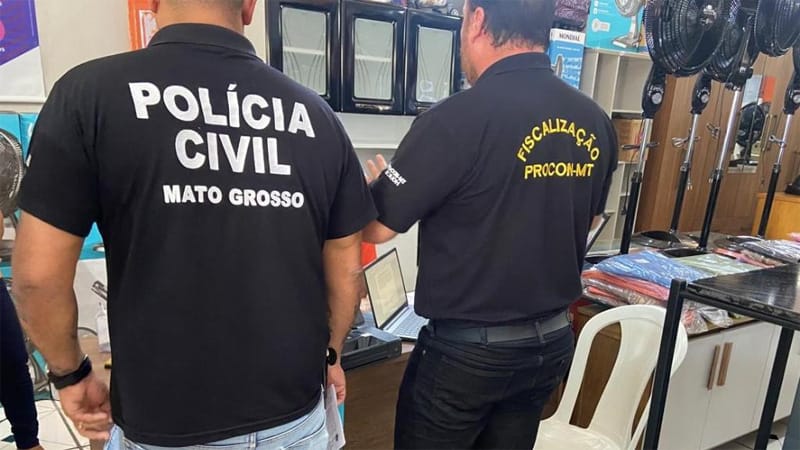 Polícia Civil e Procon fiscalizam loja de móveis investigada por golpes em aposentados
