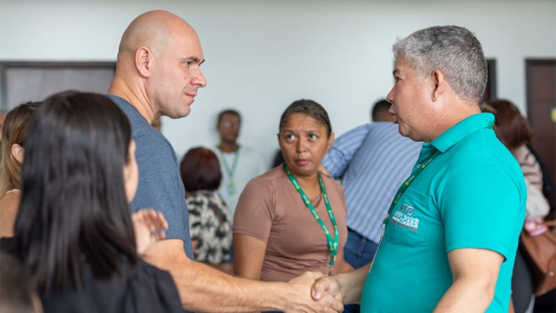 Abilio garante folha complementar para repor insalubridade após decisão judicial