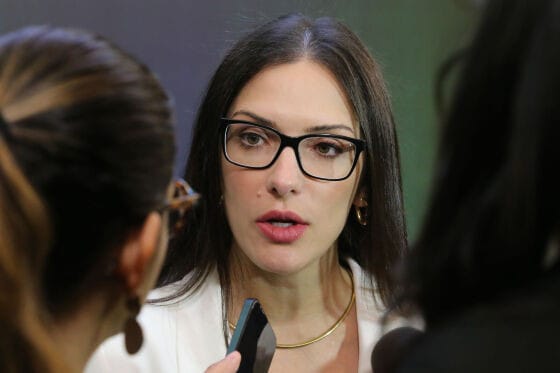 Janaina nega articulação com Flávio Bolsonaro e diz que alianças ainda estão em aberto