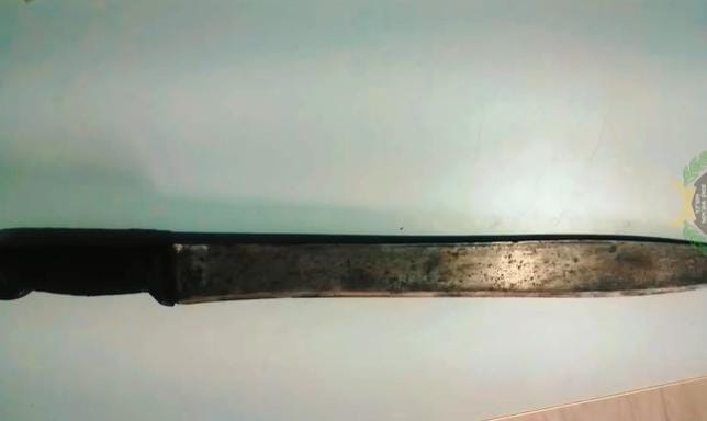 Idoso de 71 tenta matar desafeto com facão e é preso em flagrante por policiais militares