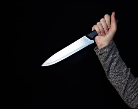 Homem é esfaqueado no peito após briga com adolescente de 15 anos em Cuiabá