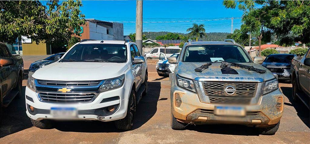 Gefron prende seis pessoas, apreende armas e recupera veículos roubados em MT