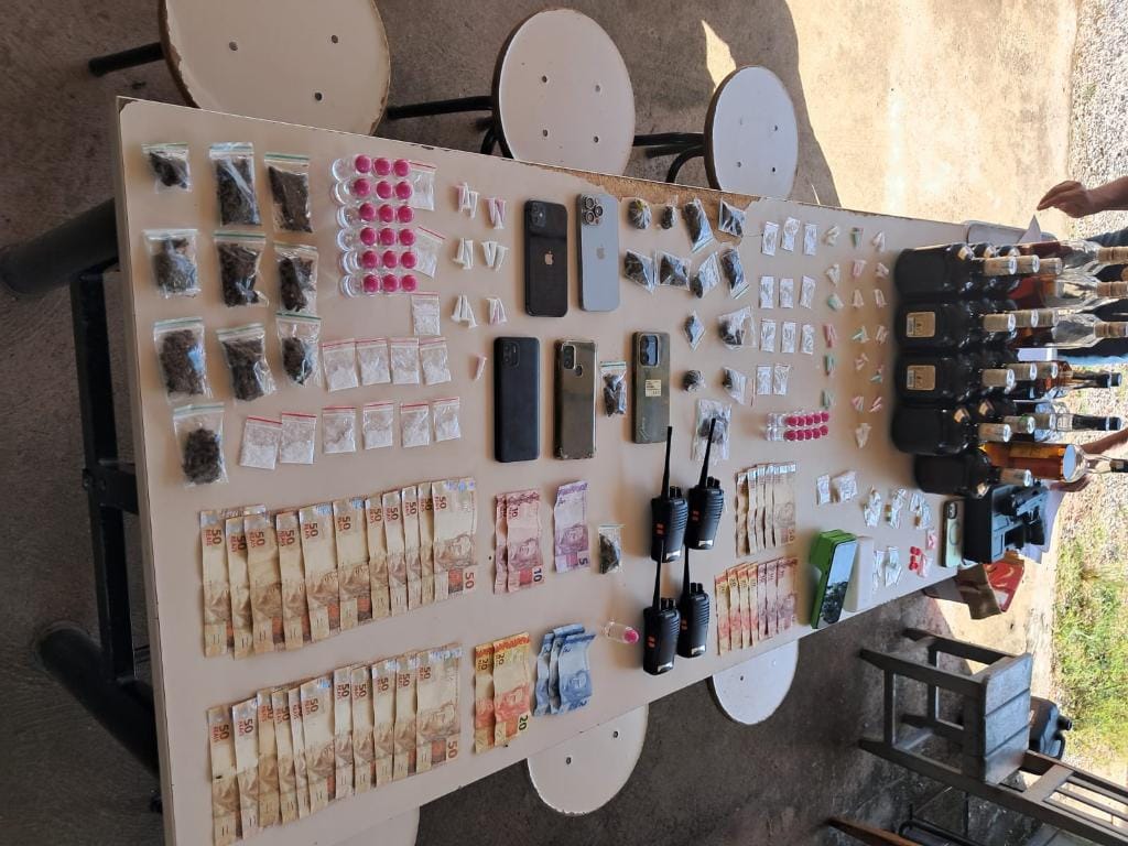 PM frustra festa de facção em pesqueiro, apreende drogas e detém 37 pessoas em MT