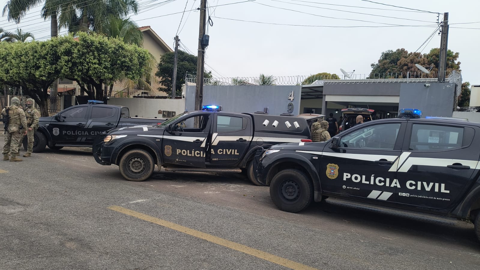 Professor é suspeito de usar alunos em fraude para financiar carros de luxo, aponta polícia