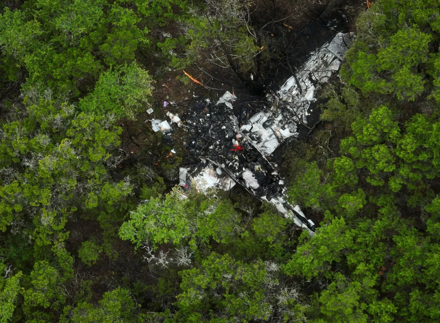 Avião com atletas se desintegrou no ar após falha em sistema anti-gelo, aponta relatório dos EUA