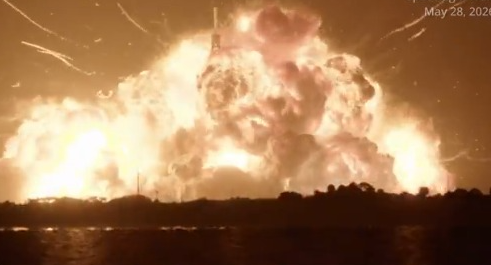 Foguete da Blue Origin explode durante teste em base espacial nos EUA
