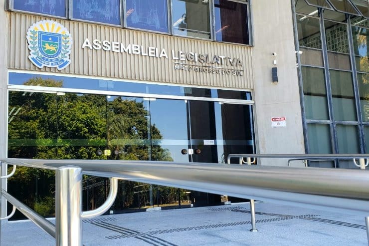 Pitaya, kiwi e brigadeiro: licitação de R$ 618 mil para café da manhã na AL de MS gera debate