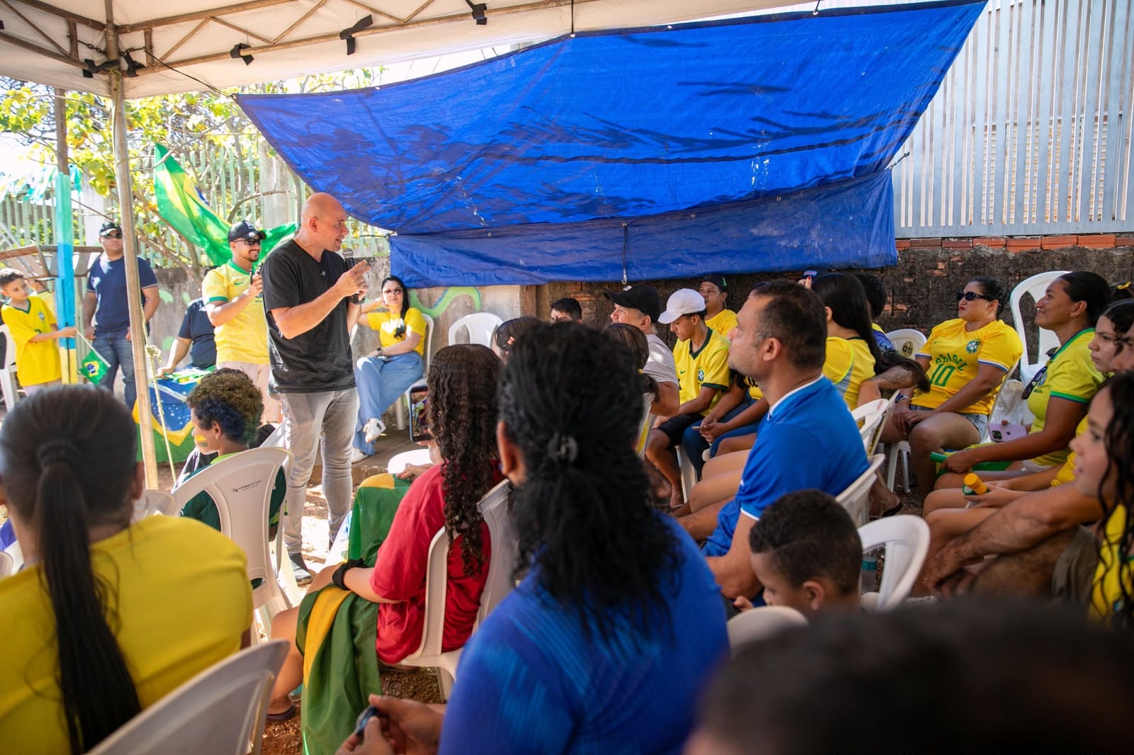 Entre torcida e comemoração, Abilio anuncia pavimentação completa do Serra Dourada