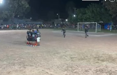 Jogador tenta fugir de abordagem e acaba preso durante campeonato em Cuiabá