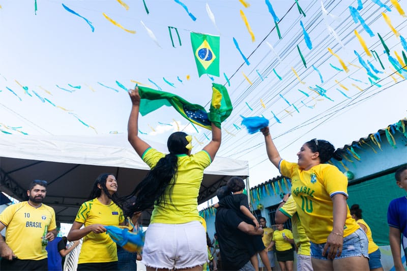 Concurso abre nova votação para escolher ruas que ganharão telão durante jogos da Copa