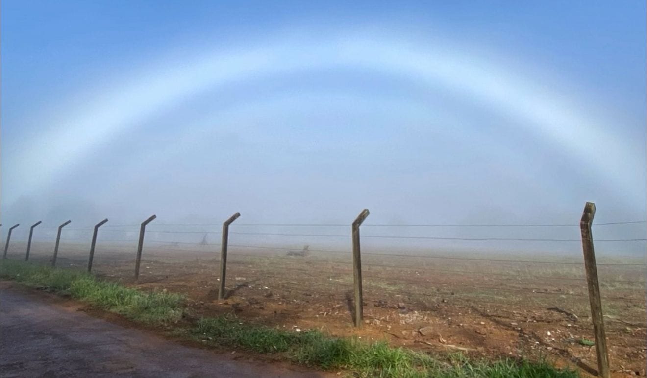 Arco-íris branco surge em Chapada dos Guimarães após madrugada de frio