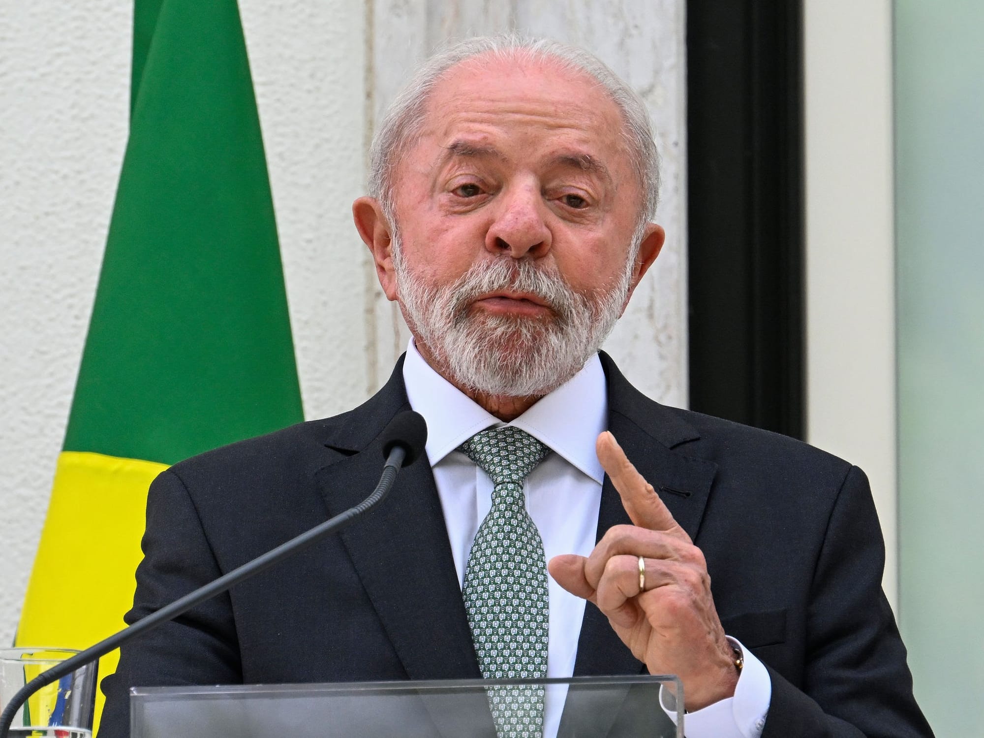 "Neymar é o primeiro convocado home office do mundo", ironiza Lula
