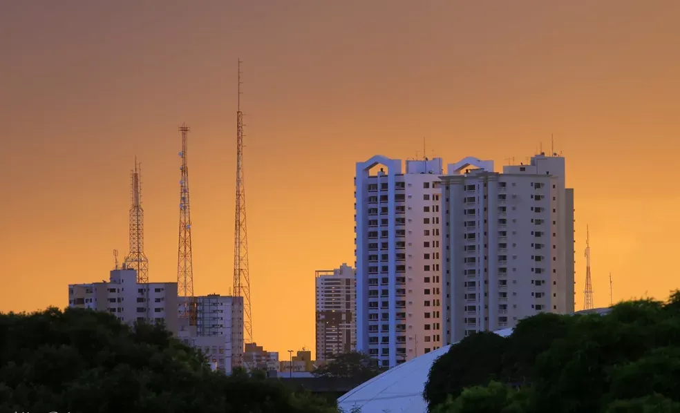 Semana começa com calor, mas frente fria vira o tempo na Baixada Cuiabana