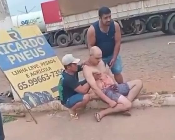 Veja vídeo: discussão em posto termina com homem morto a facadas em MT