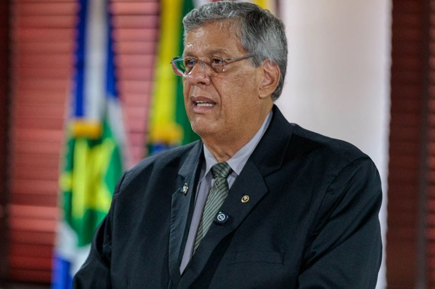 TJ nega pedido da defesa de Carlinhos Bezerra e mantém juíza Mônica Perri no júri