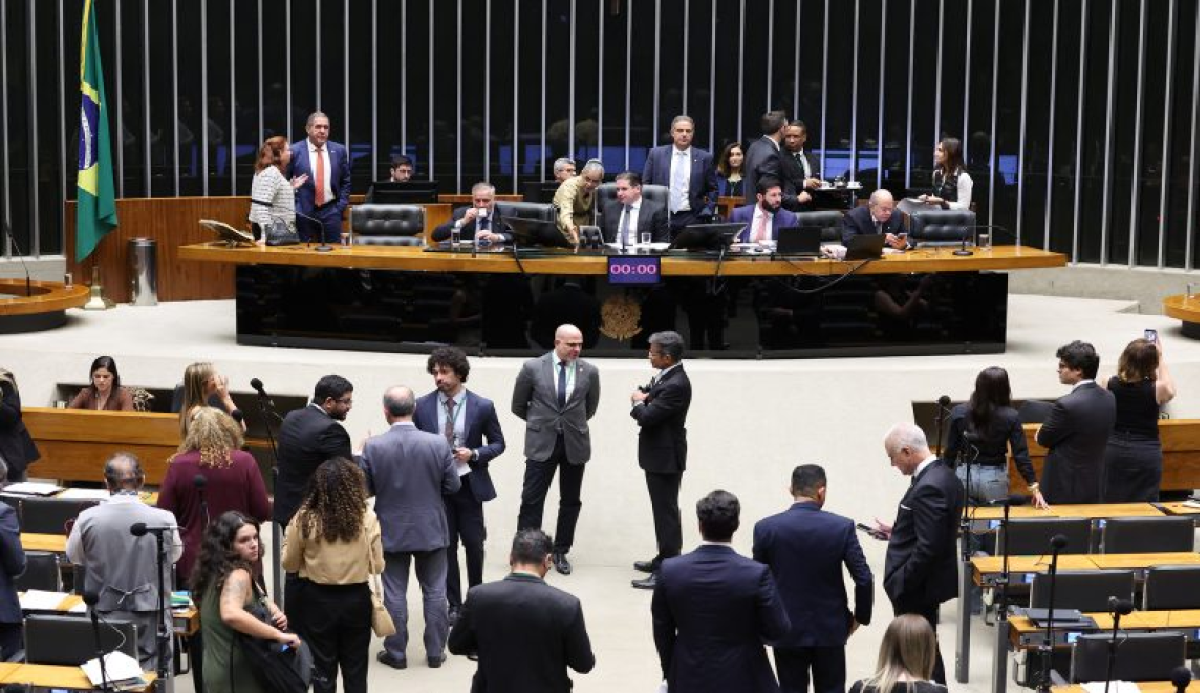 Deputados federais devem votar regras para uso de reconhecimento facial em locais públicos