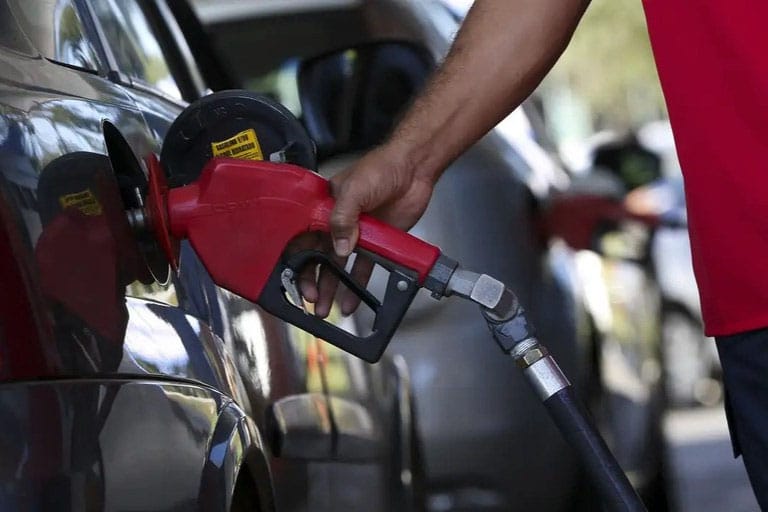 MPF pede suspensão do aumento de etanol na gasolina até comprovação de segurança
