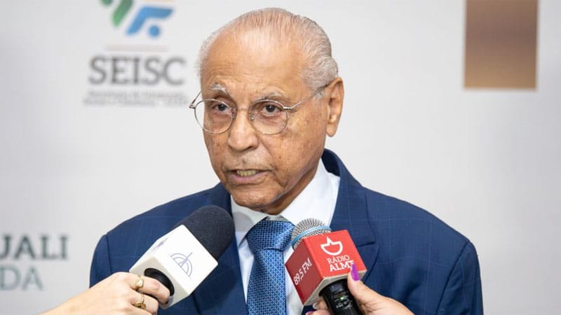 Júlio Campos fala em "propostas indecorosas" para derrotar Jayme na convenção
