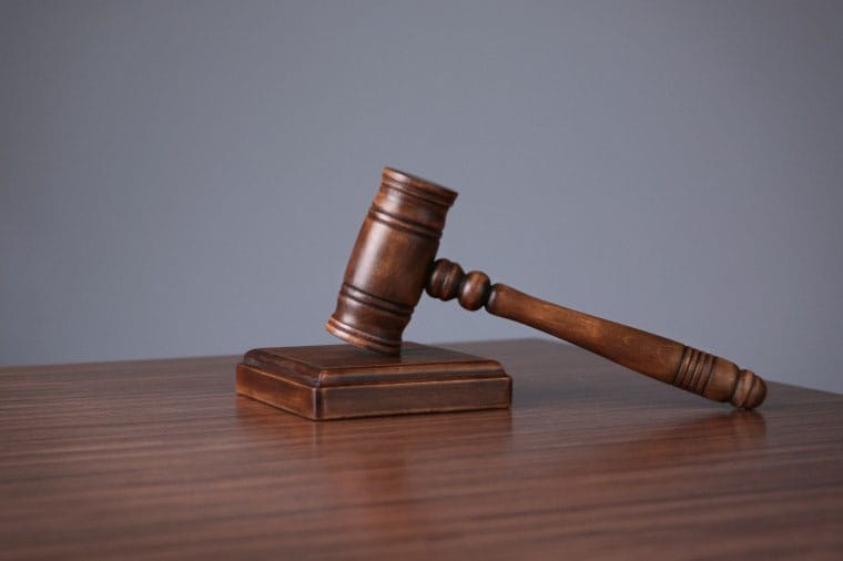 Homem é condenado a 46 anos de prisão por tentativa de feminicídio contra a ex-companheira