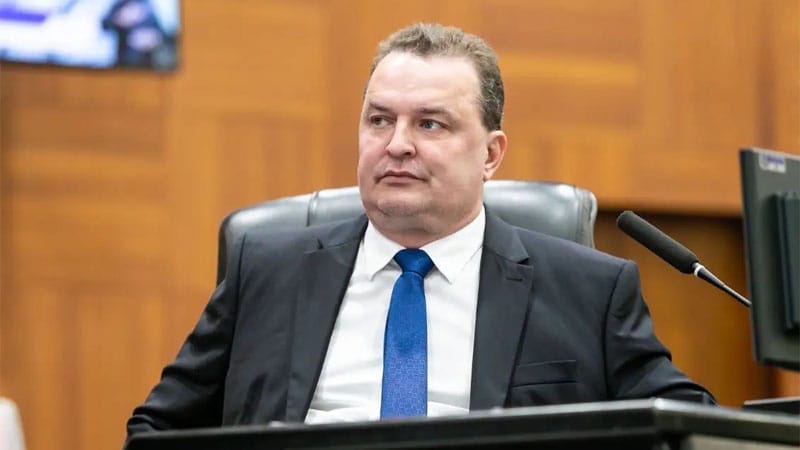 "Sonhamos com dois deputados federais. Não é uma missão impossível", diz Max Russi