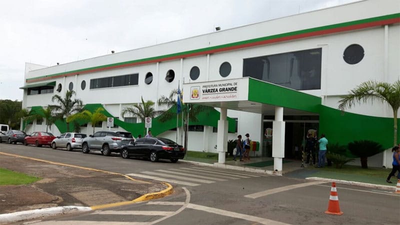 Várzea Grande firma TAC com o MPE e vai regularizar contratações na Saúde e na Educação